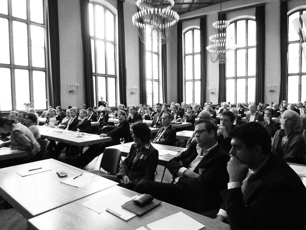 Über 120 interessierte Teilnehmer folgten den spannenden Vorträgen über die Zukunft der Produktverantwortung Über 120 interessierte Teilnehmer folgten den spannenden Vorträgen über die Zukunft der Produktverantwortung